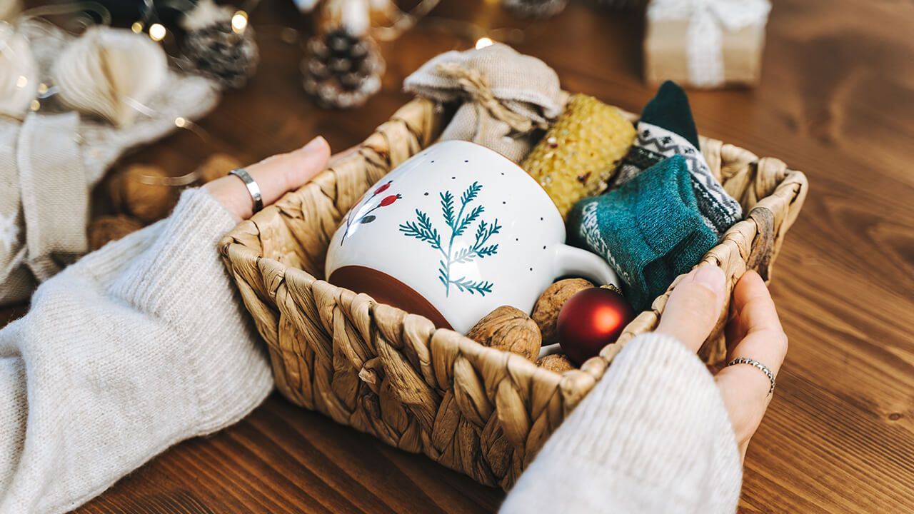8-best-Christmas-gifts-for-every-budget_1280x720(1)