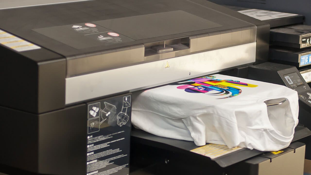 printing shirt with DTG machine