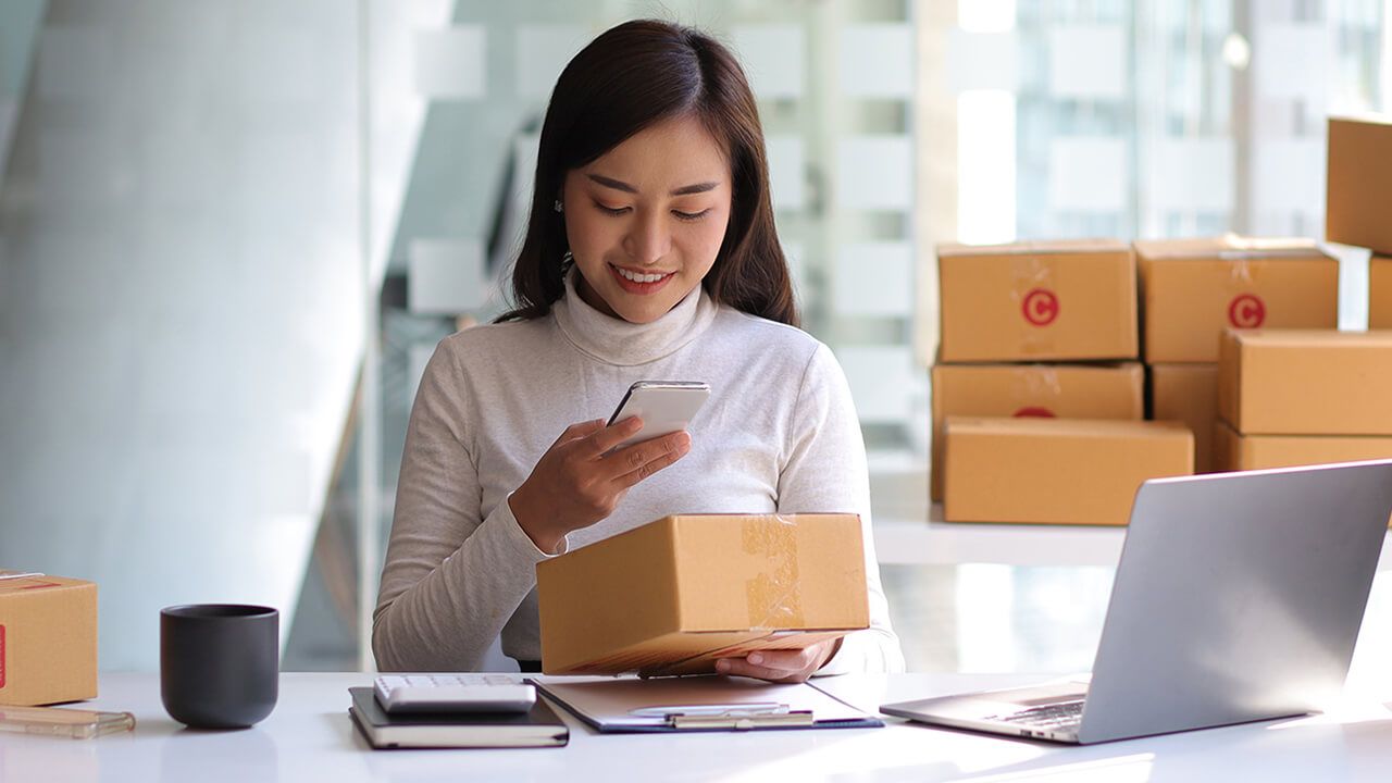 Create a clear refund and return policy