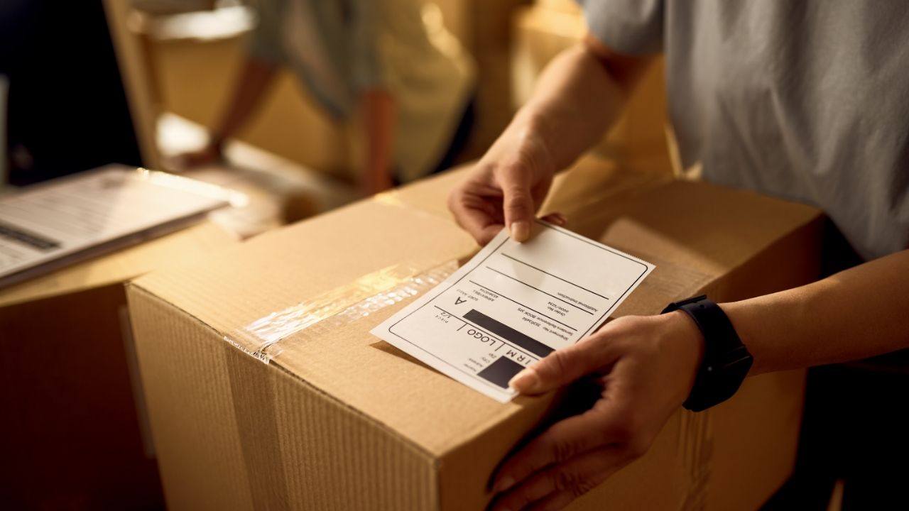 04_Shipping and fulfillment comparison