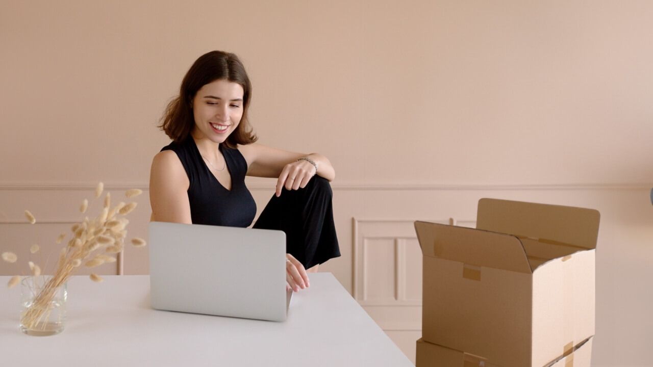 01_Hero Image_Ecommerce international shipping How to deliver globally