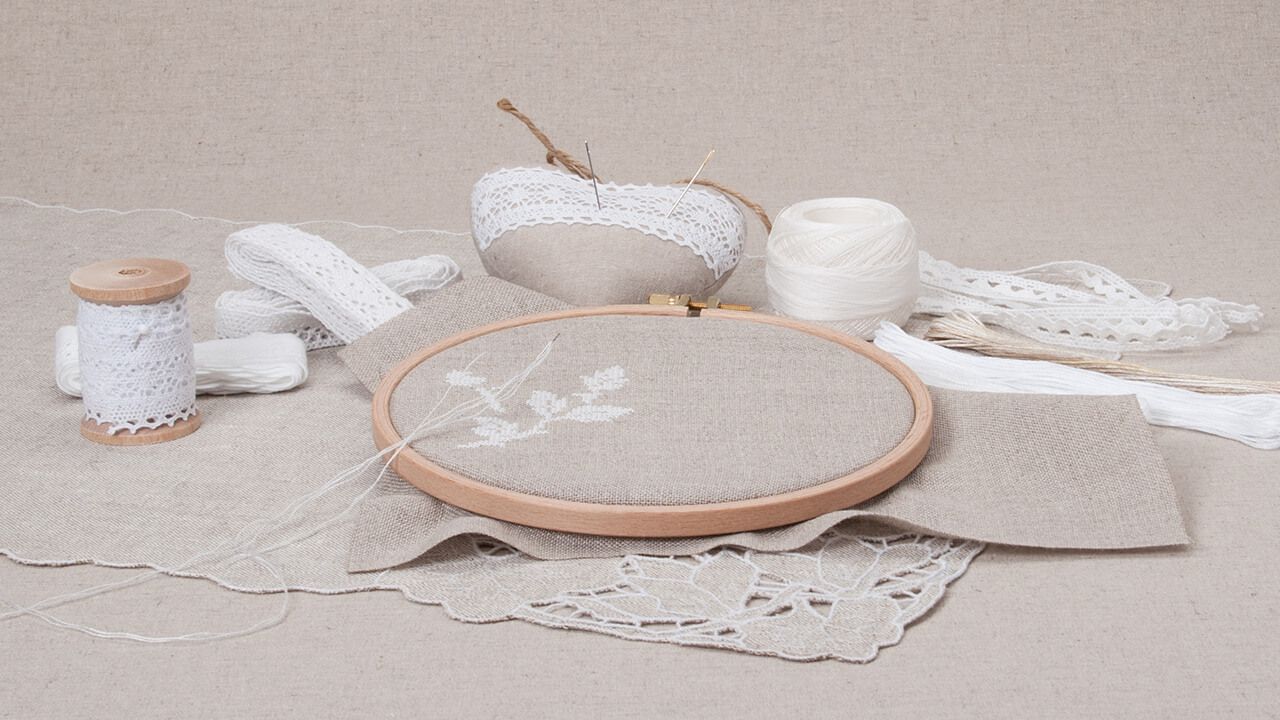 Essential-tools-and-equipment-for-embroidery-business_1280x720