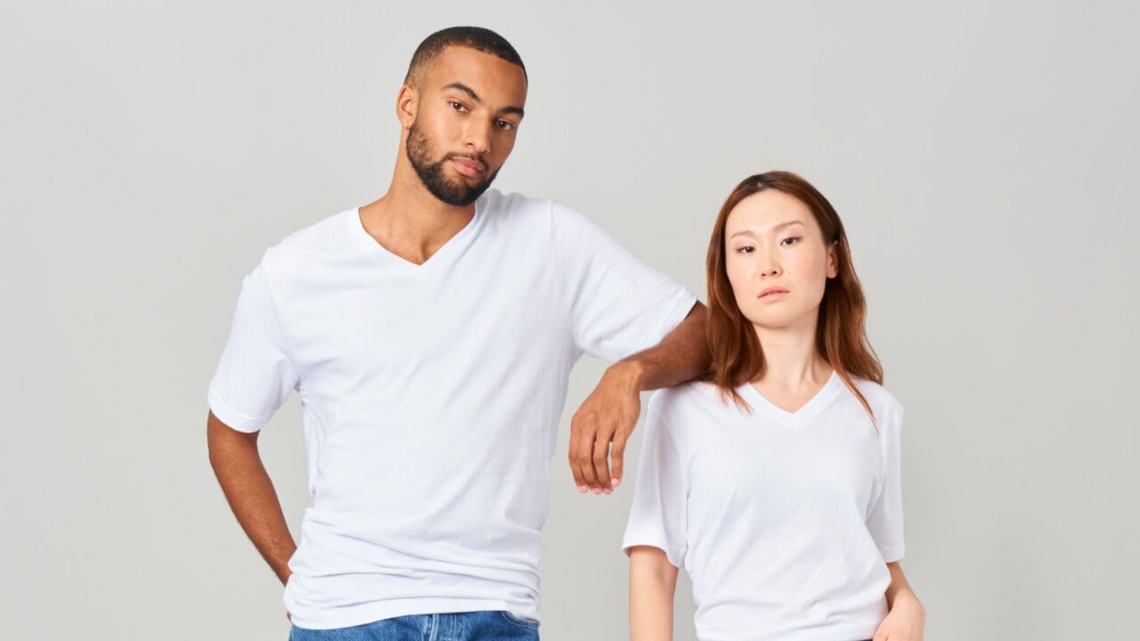 2V-neck t-shirts