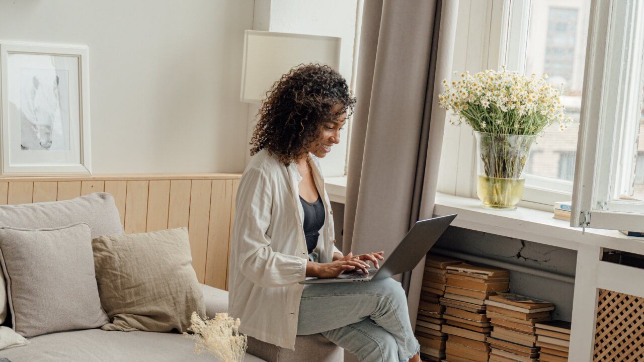 01_Hero Image_Eight smart passive income ideas to easily make money in 2026