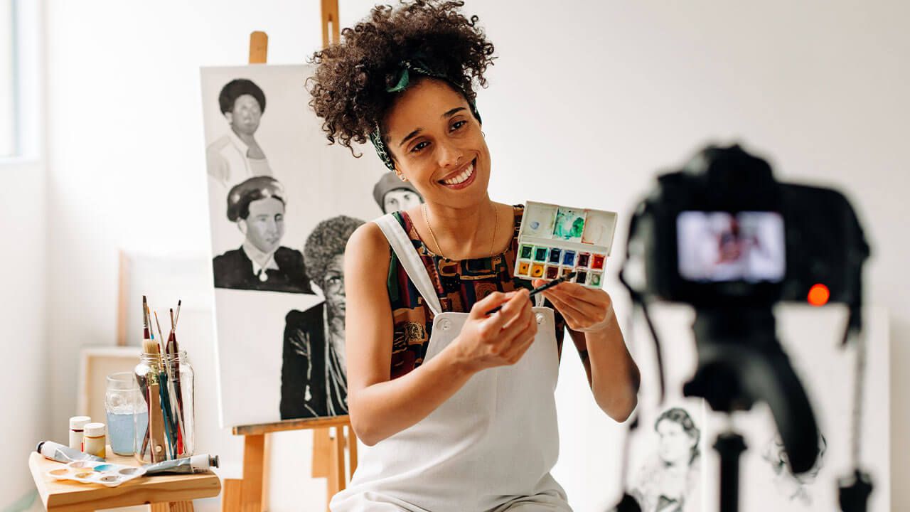 Creating online art course content